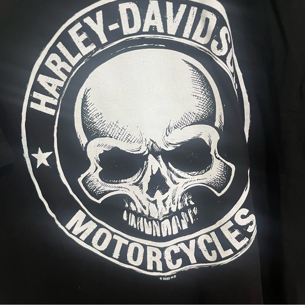 NWTHarley-Davidson Black Tee with White Skull Round Logo - Picture 3 of 9